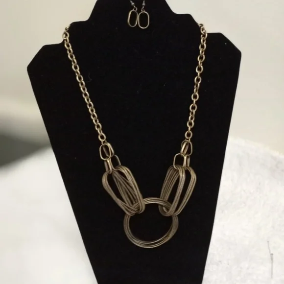 Lip Sync Links Necklace NWT - Picture 3 of 3